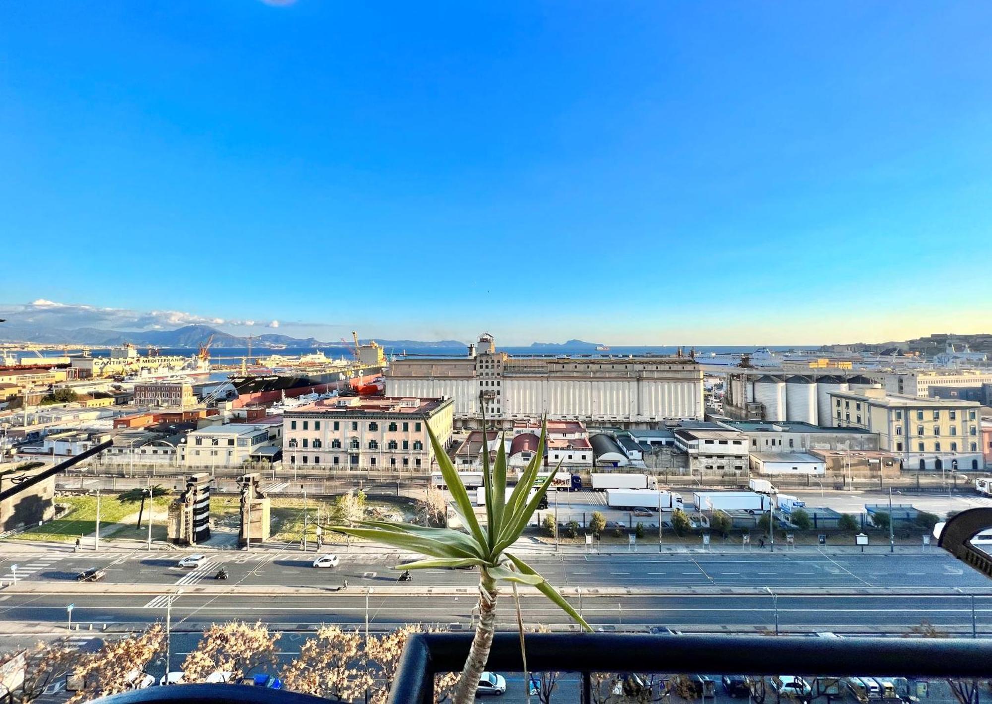 La Storia E Il Mare Di Napoli Nápoles Exterior foto