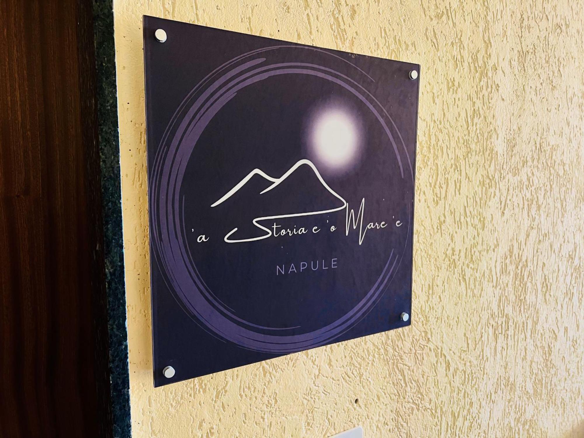 La Storia E Il Mare Di Napoli Nápoles Exterior foto